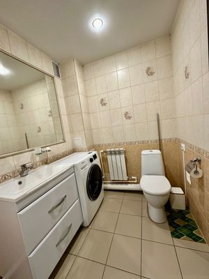 Продам двухкомнатную (2-комн.) квартиру, Молчановская ул, 2, Киров г