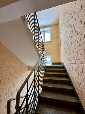 Продам двухкомнатную (2-комн.) квартиру, Молчановская ул, 2, Киров г