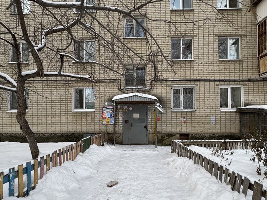 Продам трехкомнатную (3-комн.) квартиру, Кобозева ул, 14, Екатеринбург г