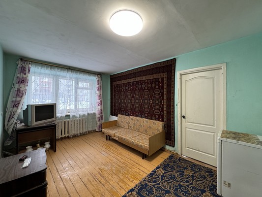 Продам трехкомнатную (3-комн.) квартиру, Кобозева ул, 14, Екатеринбург г