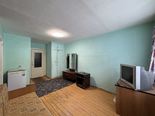 Продам трехкомнатную (3-комн.) квартиру, Кобозева ул, 14, Екатеринбург г