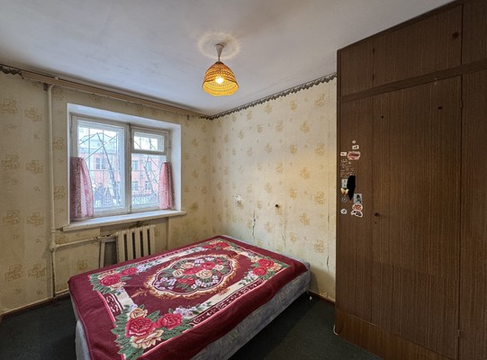Продам трехкомнатную (3-комн.) квартиру, Кобозева ул, 14, Екатеринбург г