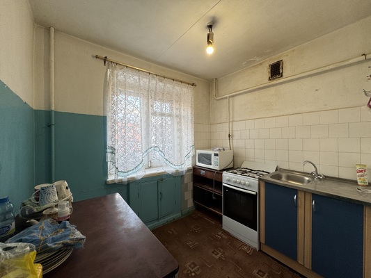 Продам трехкомнатную (3-комн.) квартиру, Кобозева ул, 14, Екатеринбург г