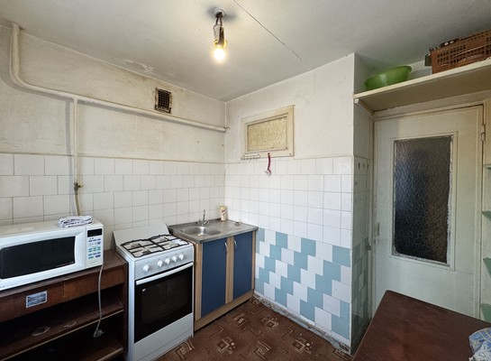 Продам трехкомнатную (3-комн.) квартиру, Кобозева ул, 14, Екатеринбург г