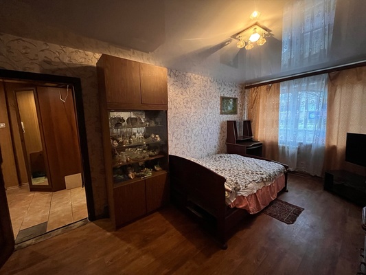 Продам трехкомнатную (3-комн.) квартиру, Тимуровцев ул, 3, Рязань г