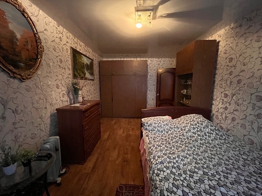 Продам трехкомнатную (3-комн.) квартиру, Тимуровцев ул, 3, Рязань г