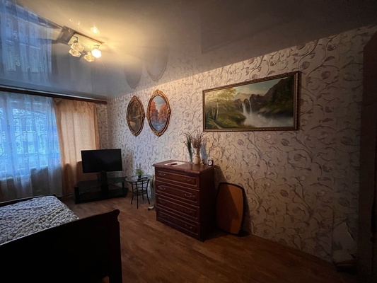 Продам трехкомнатную (3-комн.) квартиру, Тимуровцев ул, 3, Рязань г