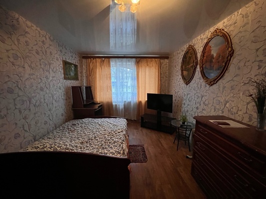 Продам трехкомнатную (3-комн.) квартиру, Тимуровцев ул, 3, Рязань г