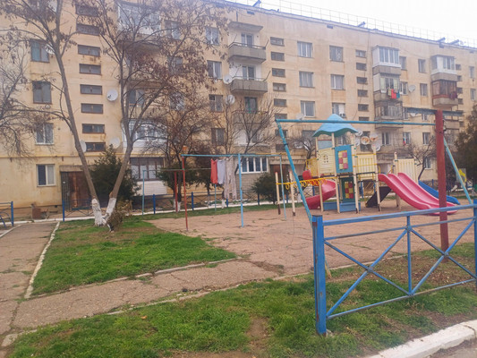 Продам двухкомнатную (2-комн.) квартиру, Комарова ул, 14, Песчаное с