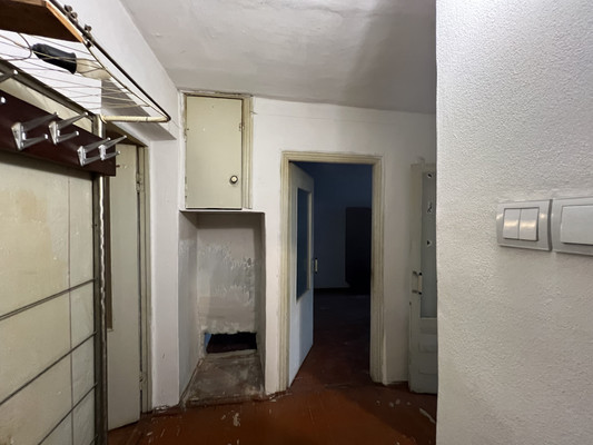 Продам трехкомнатную (3-комн.) квартиру, Киевская ул, 134, Симферополь г