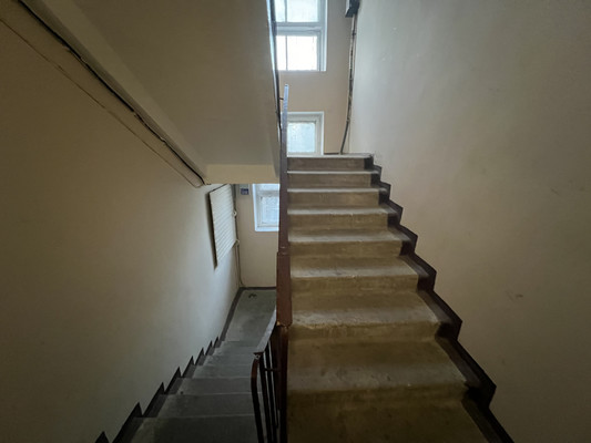 Продам трехкомнатную (3-комн.) квартиру, Киевская ул, 134, Симферополь г