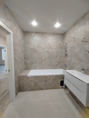 Продам трехкомнатную (3-комн.) квартиру, Аметьевская магистраль ул, 16к3, Казань г