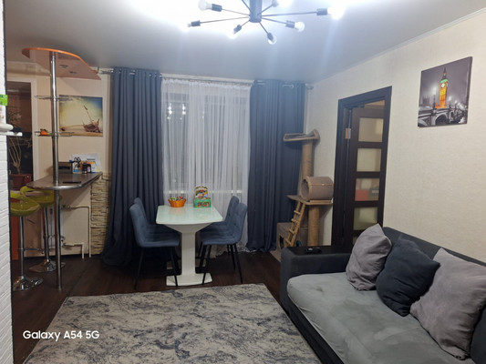 Продам трехкомнатную (3-комн.) квартиру, Южная ул, 9, Алексин г