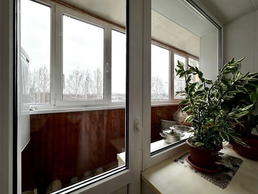 Продам трехкомнатную (3-комн.) квартиру, Физкультурников ул, 2, Киров г