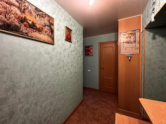 Продам трехкомнатную (3-комн.) квартиру, Физкультурников ул, 2, Киров г