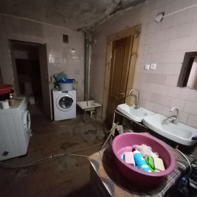 Продам комнату в 8-комн. квартире, 9 Января ул, 274, Воронеж г