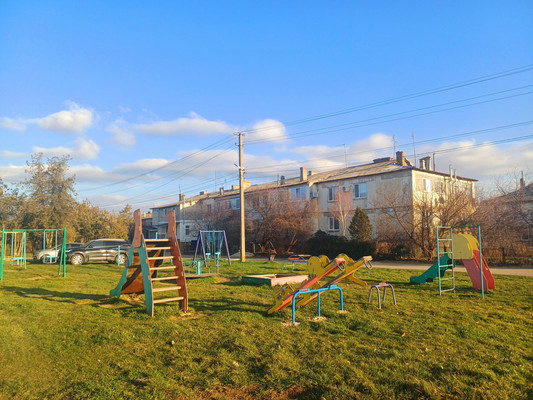 Продам двухкомнатную (2-комн.) квартиру, Садовая ул, 1, Табачное с