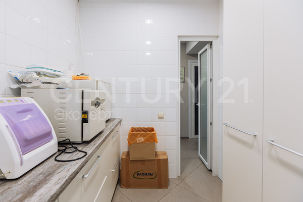 Продам коммерческое помещение 89,1 м2, Победы пр-кт, 70Б , Калининград г
