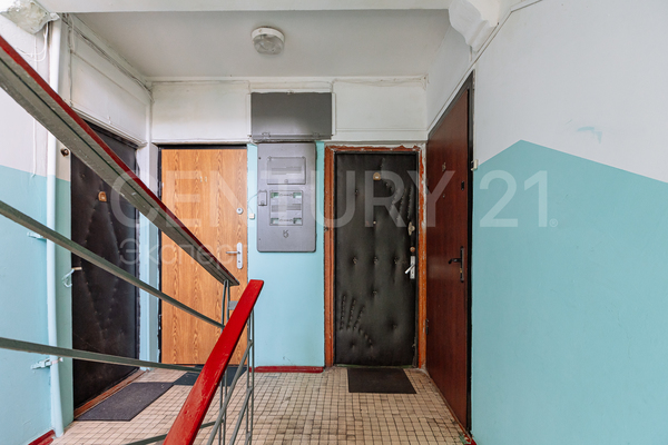 Продам трехкомнатную (3-комн.) квартиру, Чекистов ул, 9А , Калининград г