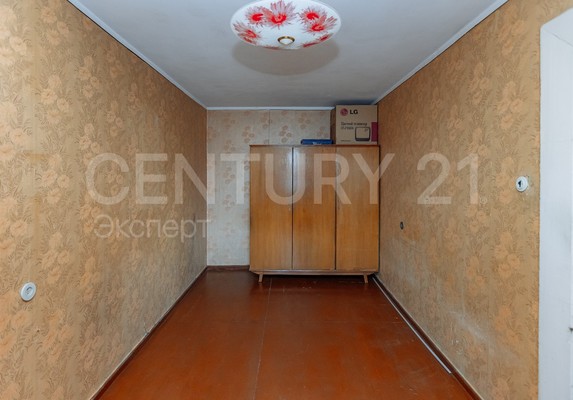 Продам трехкомнатную (3-комн.) квартиру, Чекистов ул, 9А , Калининград г