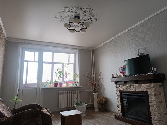 Продам трехкомнатную (3-комн.) квартиру, Гагарина ул, 1, Волгодонск г