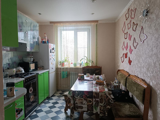 Продам трехкомнатную (3-комн.) квартиру, Гагарина ул, 1, Волгодонск г