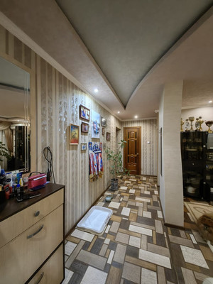 Продам трехкомнатную (3-комн.) квартиру, Строителей пр-кт, 2, Волгодонск г