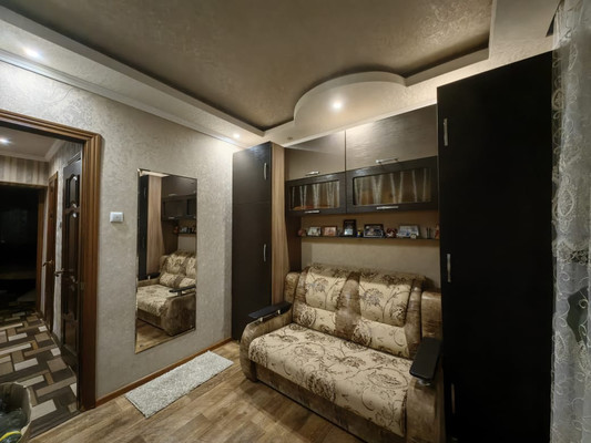 Продам трехкомнатную (3-комн.) квартиру, Строителей пр-кт, 2, Волгодонск г