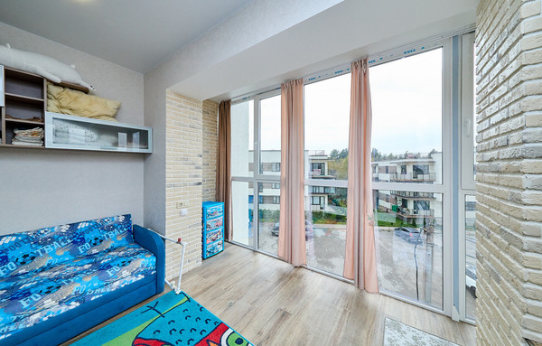 Продам трехкомнатную (3-комн.) квартиру, Тенистая ул, 10к1, Юкки д