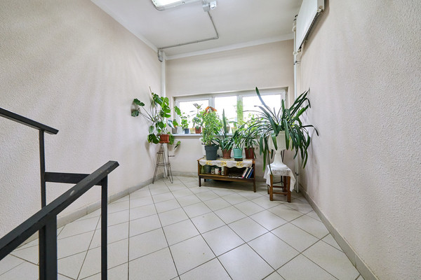 Продам трехкомнатную (3-комн.) квартиру, Тенистая ул, 10к1, Юкки д