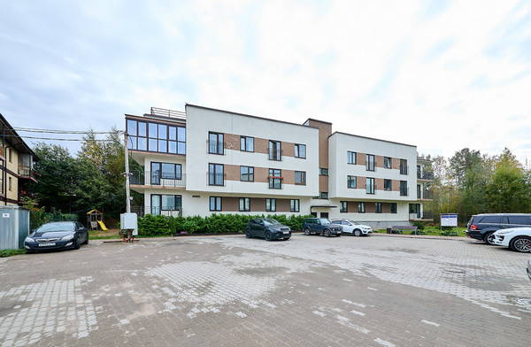 Продам трехкомнатную (3-комн.) квартиру, Тенистая ул, 10к1, Юкки д