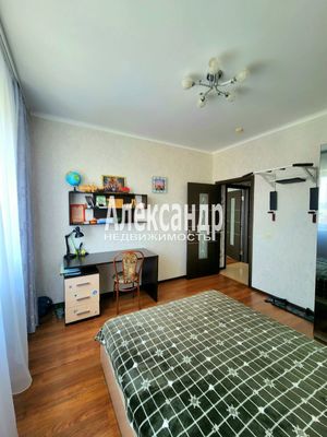 Продам многокомнатную квартиру, Восточная ул, 20, Кириши г