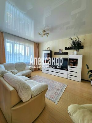 Продам многокомнатную квартиру, Восточная ул, 20, Кириши г