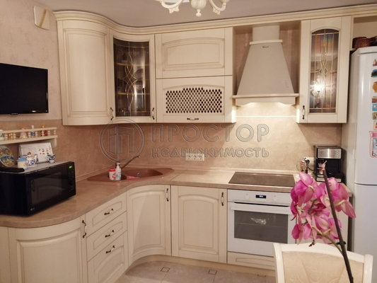 Продам трехкомнатную (3-комн.) квартиру, Богородский мкр, 10к2, Щелково г