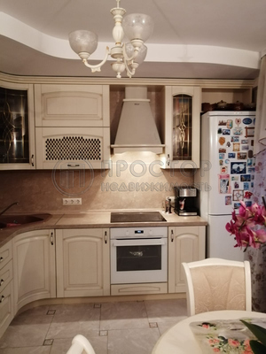 Продам трехкомнатную (3-комн.) квартиру, Богородский мкр, 10к2, Щелково г