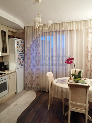 Продам трехкомнатную (3-комн.) квартиру, Богородский мкр, 10к2, Щелково г