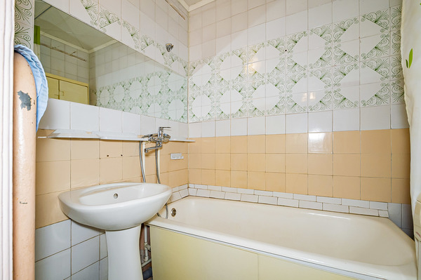 Продам долю в 1-комн. квартире, Бебеля ул, 146, Екатеринбург г