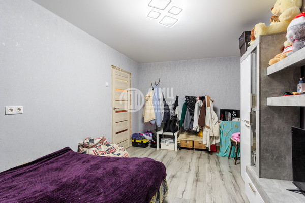 Продам двухкомнатную (2-комн.) квартиру, Сеславинская ул, 2, Москва г