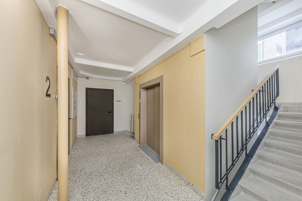 Продам двухкомнатную (2-комн.) квартиру, Краснопольский пр-кт, 30, Челябинск г