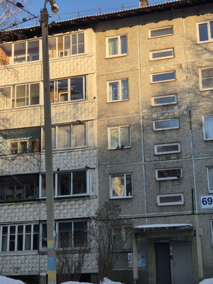 Продам двухкомнатную (2-комн.) квартиру, Первомайская ул, 69, Иркутск г