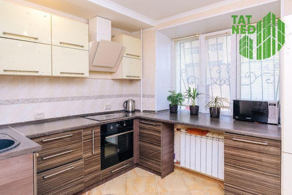 Продам трехкомнатную (3-комн.) квартиру, Фатыха Амирхана ул, 85а, Казань г