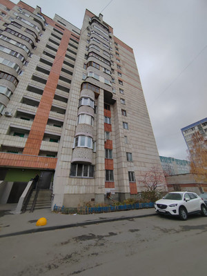 Продам трехкомнатную (3-комн.) квартиру, Фатыха Амирхана ул, 85а, Казань г