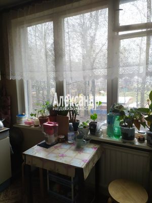 Продам комнату в 2-комн. квартире, Альпийский пер, 26, Санкт-Петербург г