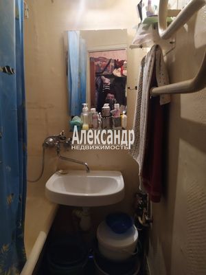 Продам комнату в 2-комн. квартире, Альпийский пер, 26, Санкт-Петербург г