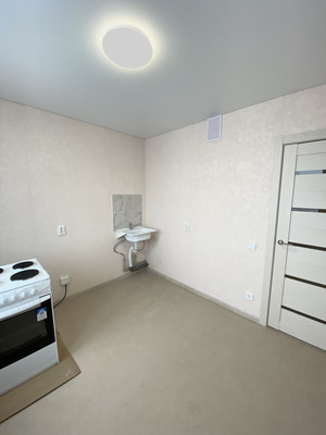 Продам трехкомнатную (3-комн.) квартиру, Торфяная ул, 13б, Киров г