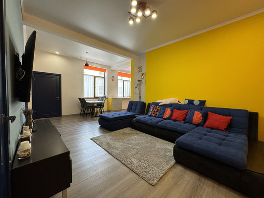 Продам многокомнатную квартиру, Фруктовая ул, 25б, Симферополь г