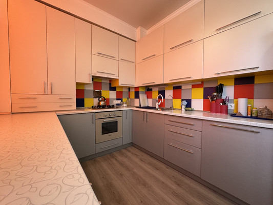 Продам многокомнатную квартиру, Фруктовая ул, 25б, Симферополь г