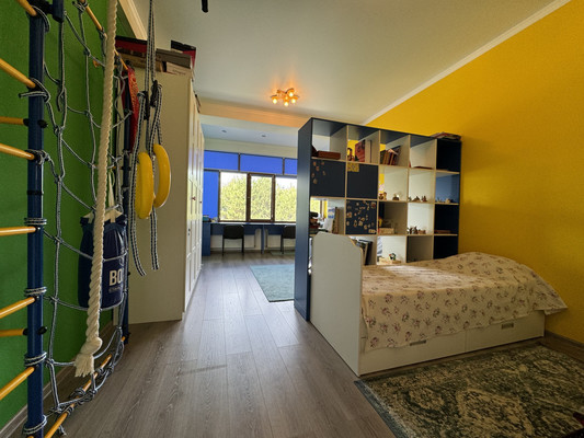 Продам многокомнатную квартиру, Фруктовая ул, 25б, Симферополь г