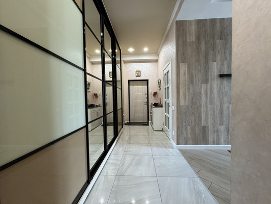 Продам многокомнатную квартиру, Фруктовая ул, 25б, Симферополь г