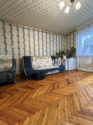 Продам трехкомнатную (3-комн.) квартиру, 18, Лесное п